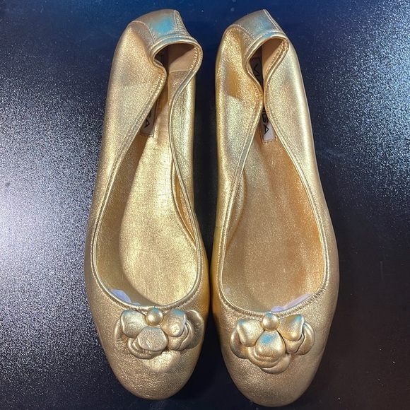 Via Spiga Leather Flats with Flower Detailing Bright Gold OR Sparkling Silver - Picture 2 of 16